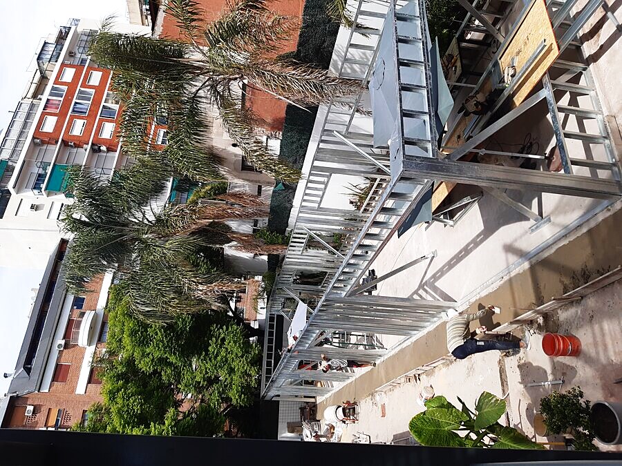 Montaje de estructura, obra Olivos